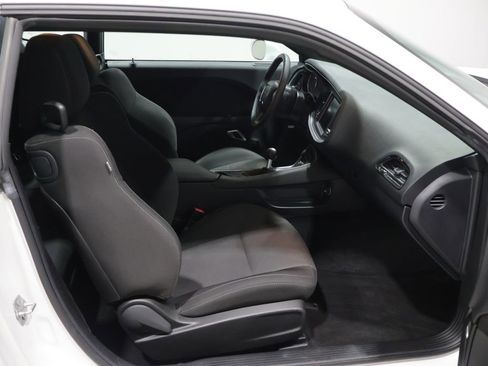 Used 2016 Dodge Challenger R/T Scat Pack w/ Technology Group RWD image 20