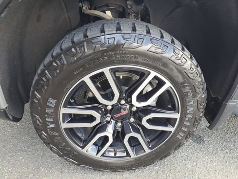 Used 2025 GMC Sierra 1500 AT4 w/ AT4 Premium Package AWD/4WD image 22