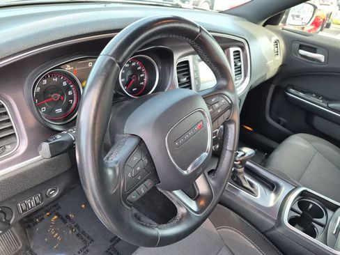 Used 2015 Dodge Charger SE w/ Power Sunroof Group RWD image 18