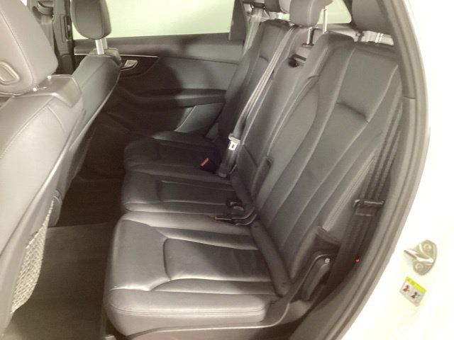 Used 2021 Audi Q7 3.0T Premium w/ Convenience Package AWD/4WD image 22