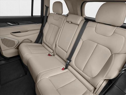 New 2025 Jeep Grand Cherokee Altitude RWD image 9