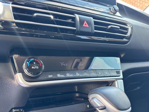 Used 2021 Kia Seltos SX image 41