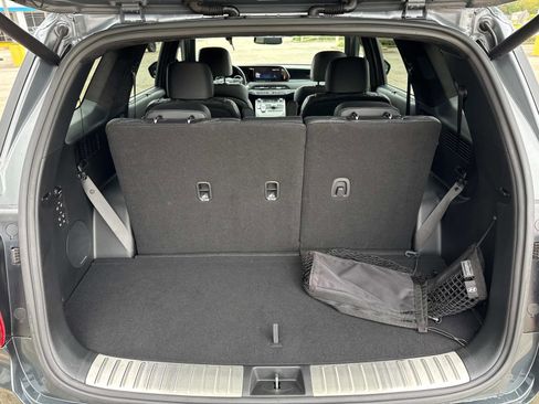 Used 2022 Hyundai Palisade Calligraphy image 8