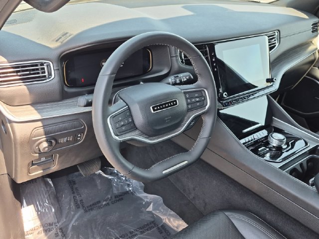 Used 2024 Jeep Wagoneer L Series II w/ Flexible Seating Group AWD/4WD image 10