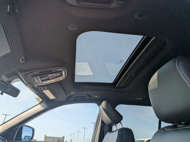 New 2026 Jeep Grand Cherokee Altitude RWD image 23