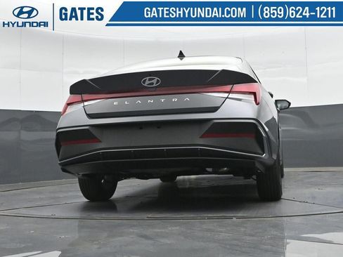 New 2026 Hyundai Elantra SE FWD image 33