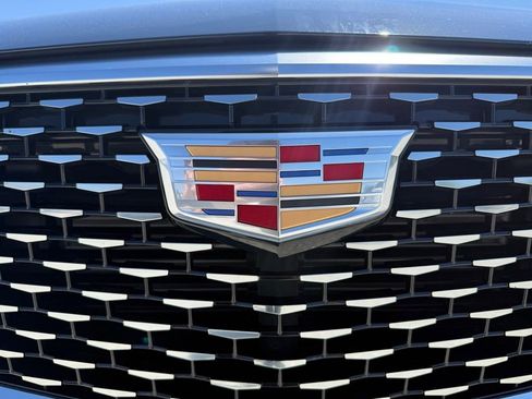 Used 2024 Cadillac XT6 Premium Luxury w/ LPO, Floor Liner Package AWD/4WD image 19