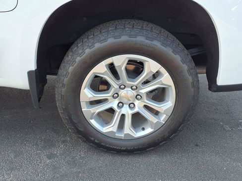 Used 2024 Chevrolet Silverado 1500 LTZ w/ LTZ Premium Package image 21