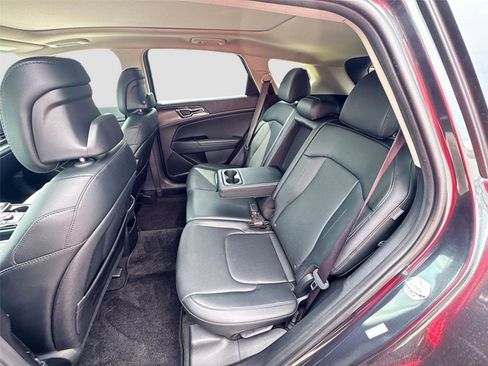 Used 2024 Kia Sportage SX image 12