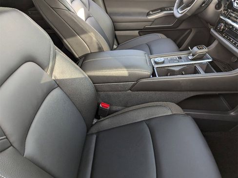 New 2025 Nissan Pathfinder SL image 29