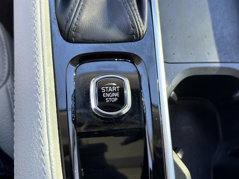 Used 2022 Volvo XC90 T5 Momentum w/ Climate Package image 36