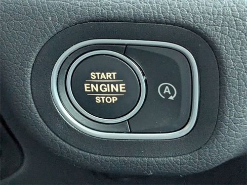 Used 2025 Mercedes-Benz GLE 350 4MATIC image 31