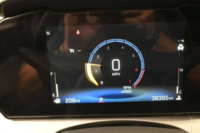 Used 2025 Chevrolet Trax LT FWD image 9