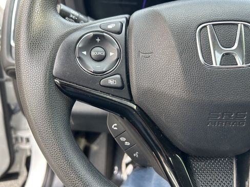 Used 2021 Honda HR-V EX image 29
