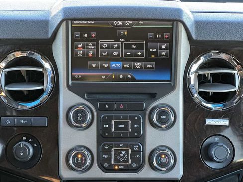 Used 2016 Ford F350 Platinum w/ Platinum Package image 17