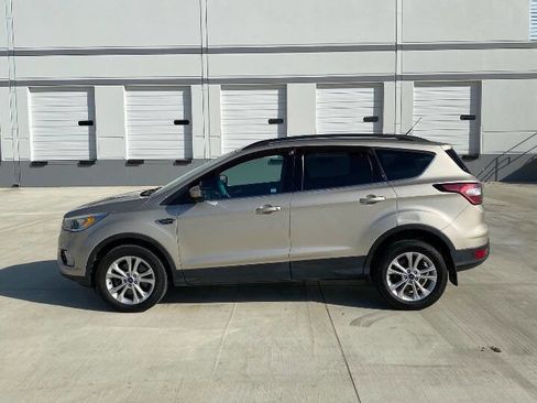 Used 2018 Ford Escape SE image 8