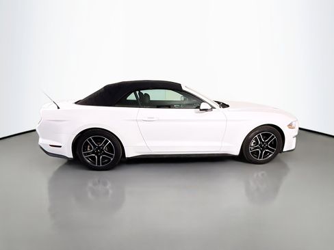 Used 2018 Ford Mustang Premium image 11