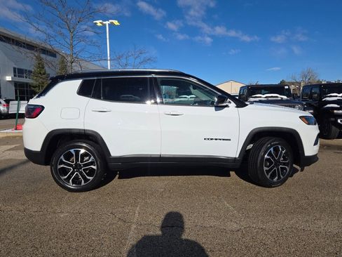 Used 2022 Jeep Compass Limited image 5