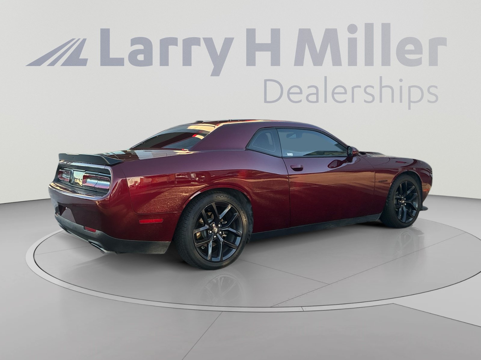Used 2020 Dodge Challenger R/T w/ Blacktop Package RWD image 4