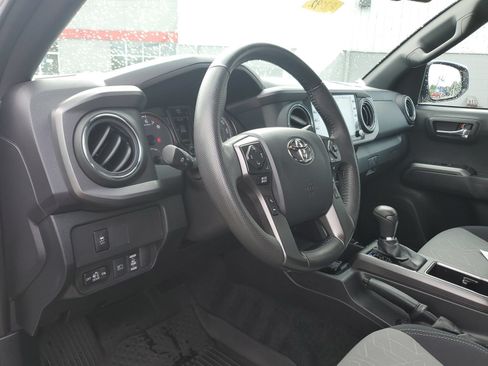 Certified 2023 Toyota Tacoma TRD Off-Road AWD/4WD image 19