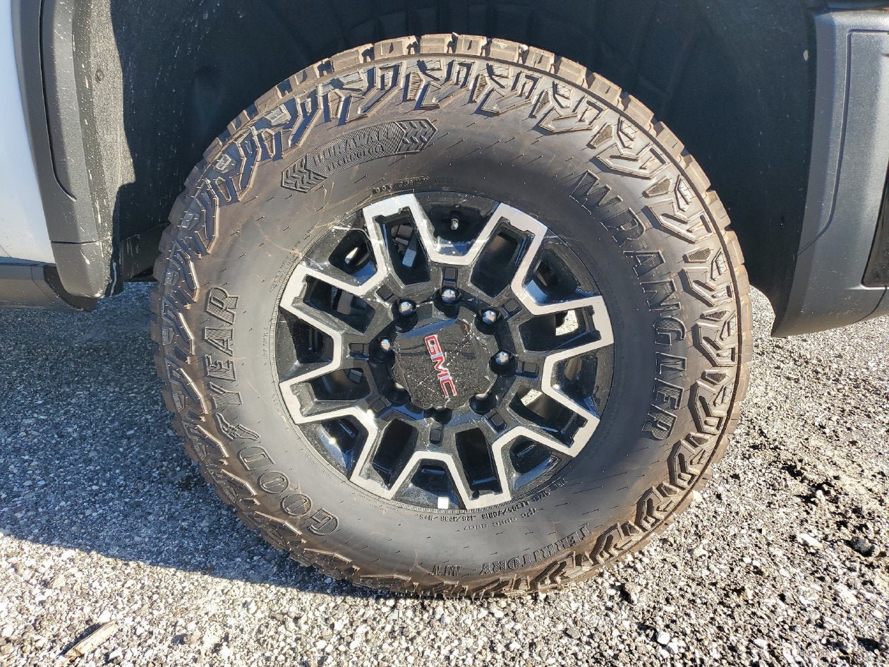 New 2026 GMC Sierra 2500 AT4X AWD/4WD image 6