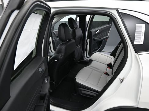 New 2025 Ford Escape SE image 13