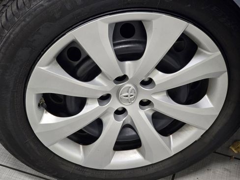 Used 2023 Toyota Corolla LE image 7