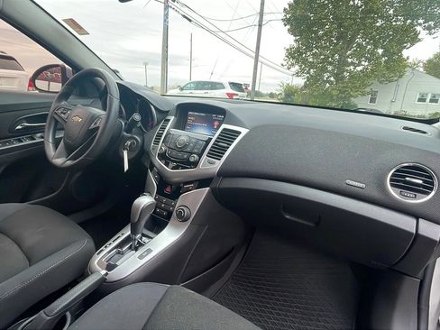 Used 2016 Chevrolet Cruze LT image 27