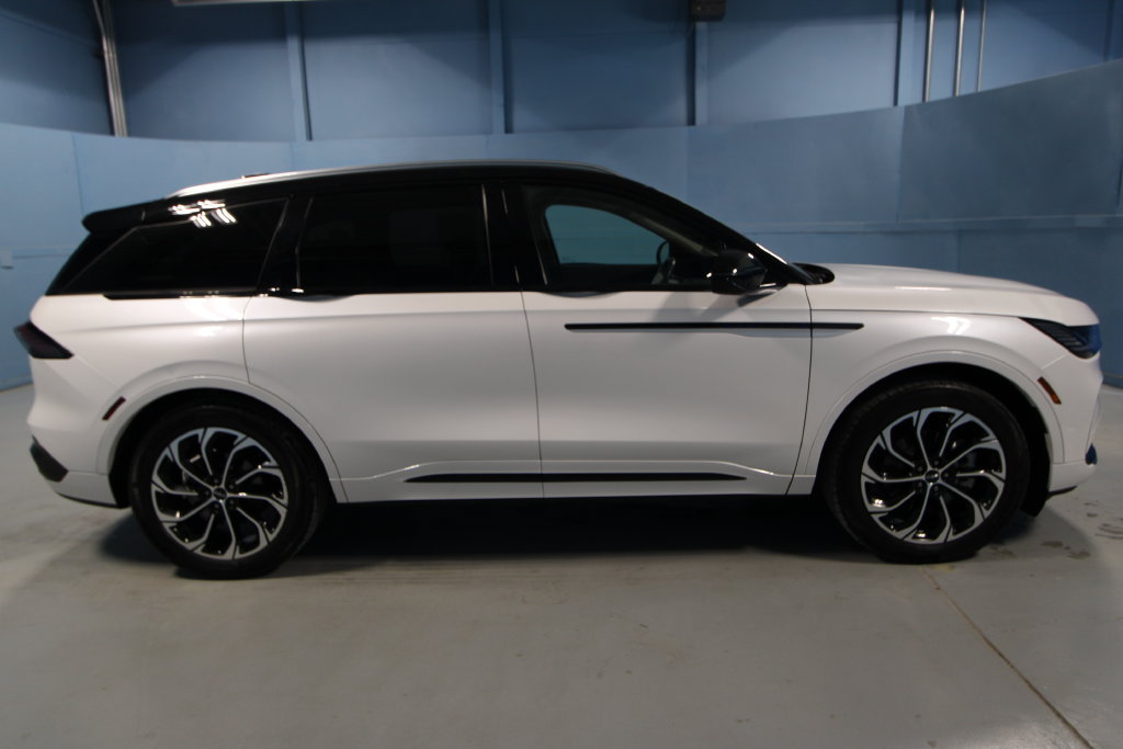 Used 2025 Lincoln Nautilus Reserve AWD/4WD image 41