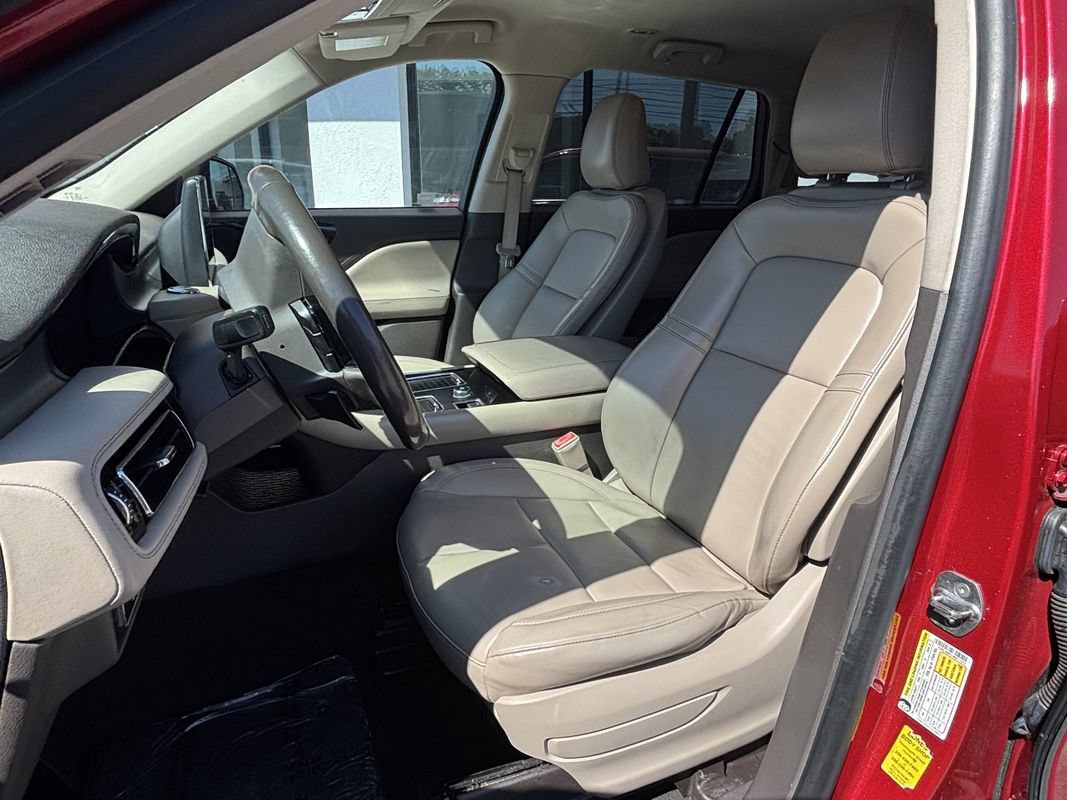 Used 2021 Lincoln Aviator 2WD w/ Elements Package image 12