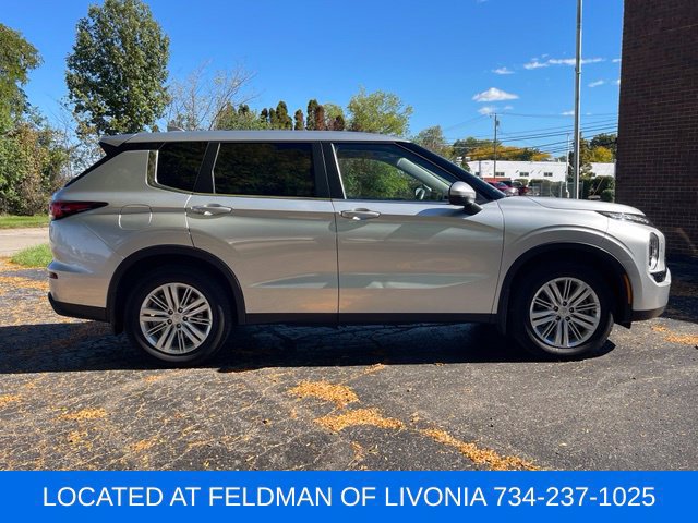 Used 2024 Mitsubishi Outlander ES AWD/4WD image 6