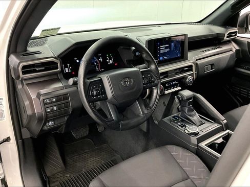 Used 2025 Toyota Tacoma SR5 AWD/4WD image 16