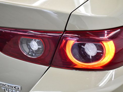 Used 2024 MAZDA MAZDA3 s image 60