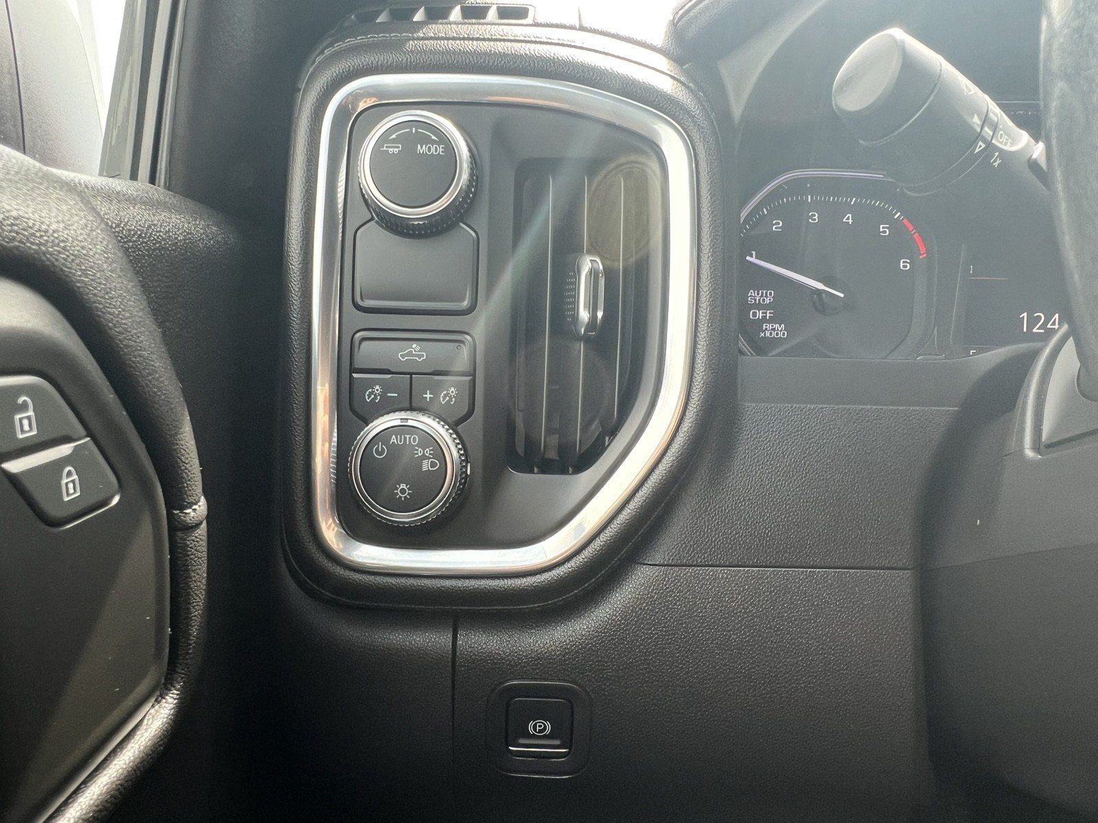 Used 2021 GMC Sierra 1500 SLE RWD image 28