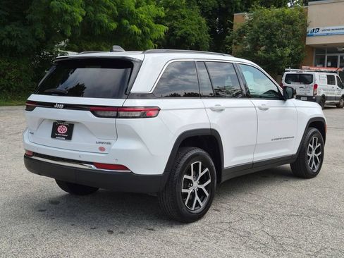 Used 2024 Jeep Grand Cherokee Limited AWD/4WD image 3