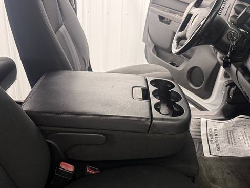 Used 2011 Chevrolet Silverado 2500 LT AWD/4WD image 14