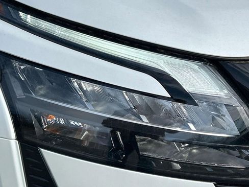 New 2026 Nissan Pathfinder Platinum w/ Lighting Package AWD/4WD image 9