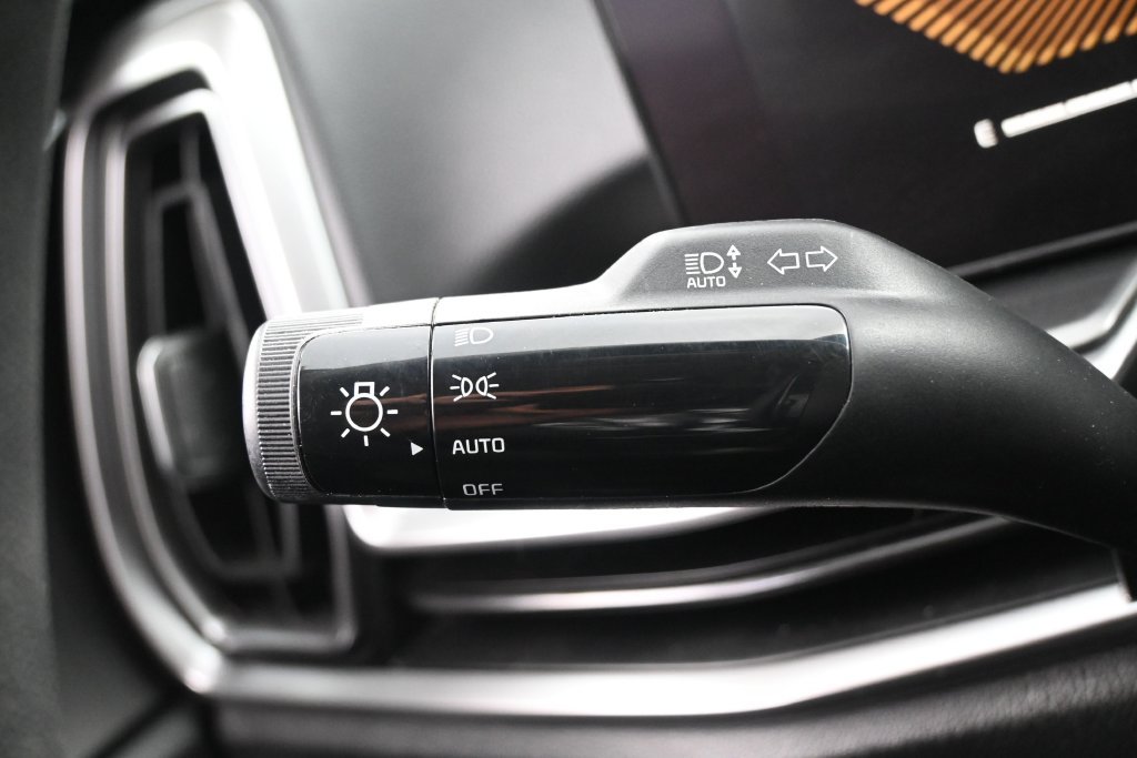 Used 2025 Kia Sorento LX FWD image 15