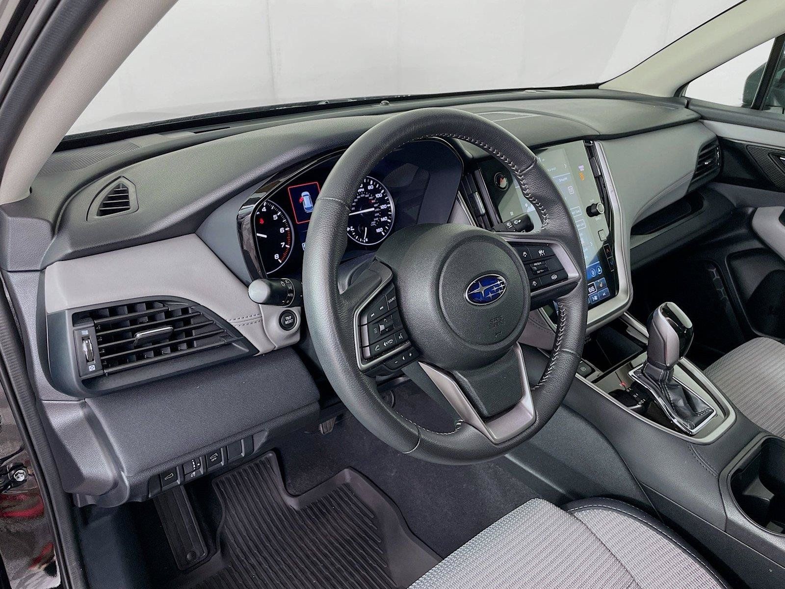 Used 2025 Subaru Outback Premium AWD/4WD image 13