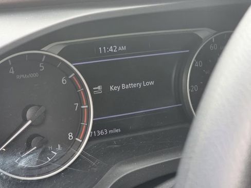 Used 2023 Nissan Rogue SV image 5