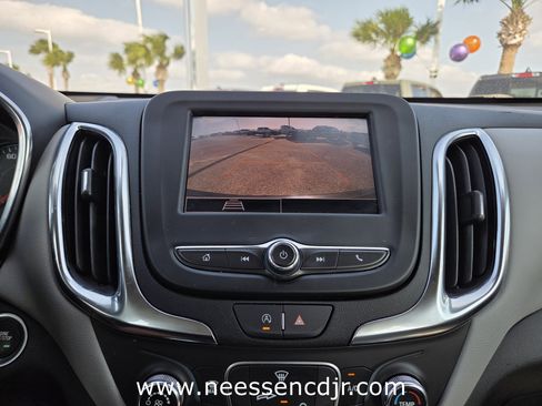 Used 2024 Chevrolet Equinox LS FWD image 9