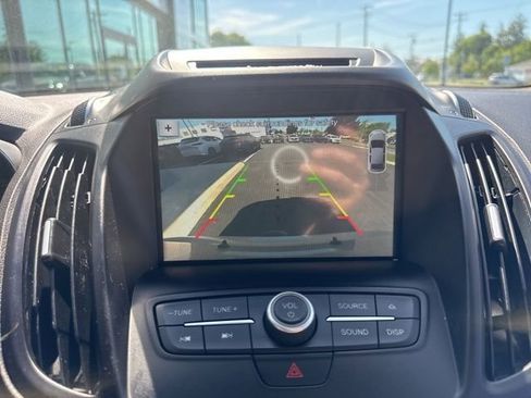 Used 2017 Ford Escape SE w/ Equipment Group 201A AWD/4WD image 15