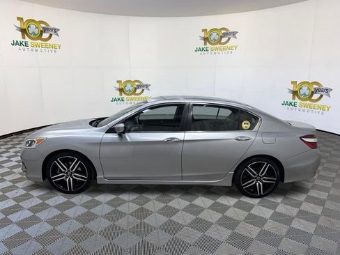 Used 2017 Honda Accord Sport Special Edition image 6