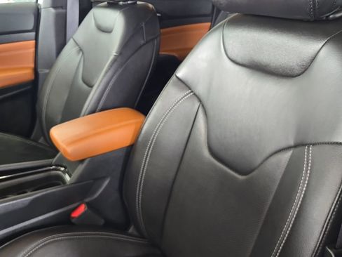 Used 2025 Jeep Compass Limited w/ Elite Group image 23