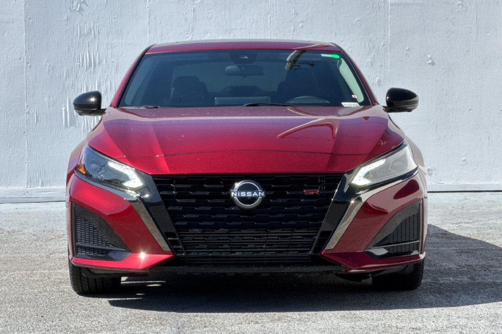 Used 2023 Nissan Altima 2.0 SR FWD image 8