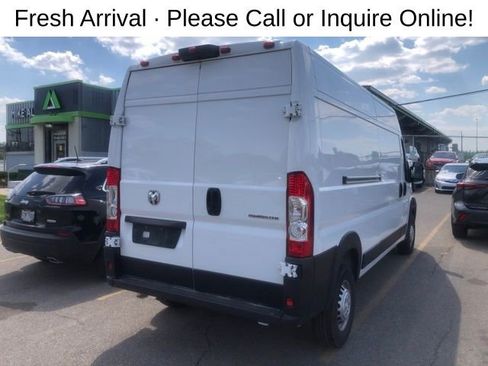 Used 2024 RAM ProMaster 2500 w/ Convenience Group FWD image 4