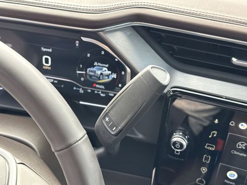 Used 2024 GMC Sierra 3500 Denali w/ Denali Reserve Package image 27