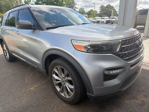 Used 2020 Ford Explorer XLT w/ Equipment Group 202A image 1