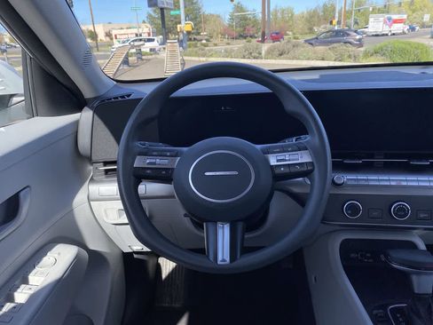 Used 2024 Hyundai Kona SE image 14