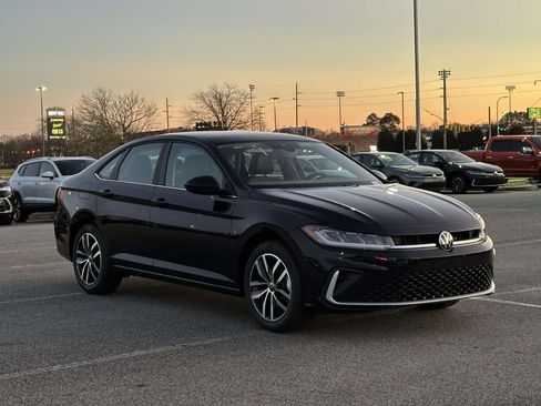 New 2026 Volkswagen Jetta SE image 8